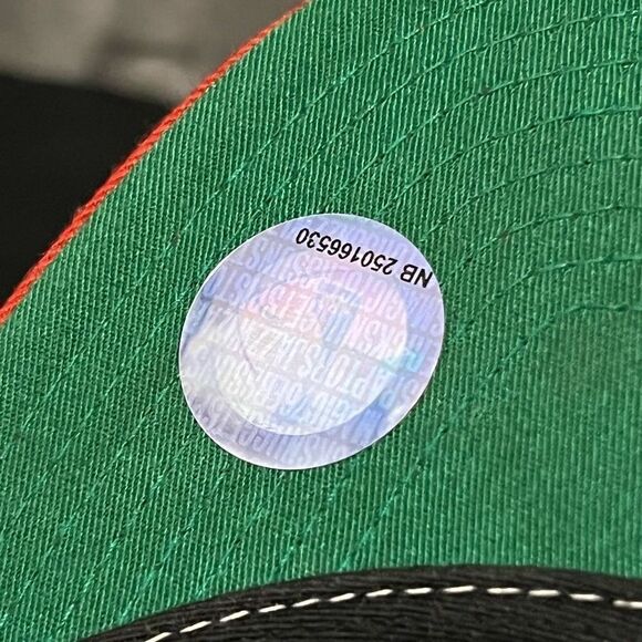 MITCHELL & NESS Miami Heat Classic Arch Logo Adjustable SnapBack Hat / One Size - Picture 4 of 7